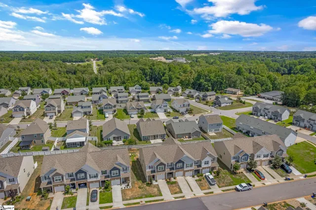 $250,000 | 432 Bee Cv Way, Pendleton, SC 29670