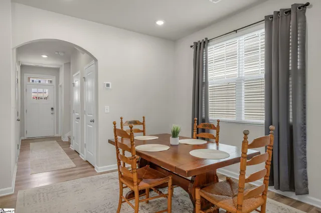 $250,000 | 432 Bee Cv Way, Pendleton, SC 29670