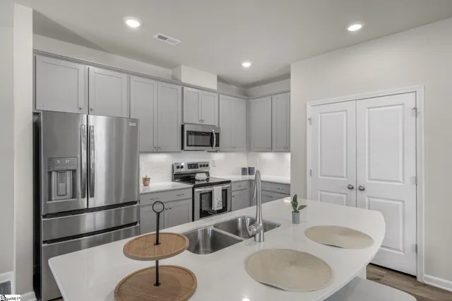 $250,000 | 432 Bee Cv Way, Pendleton, SC 29670