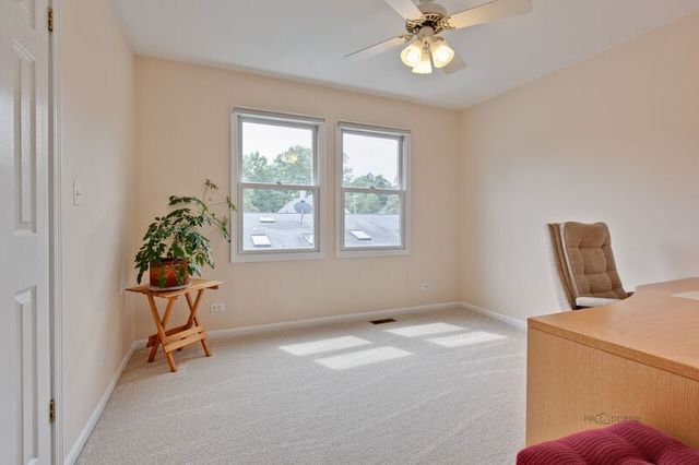 211 Washington Road Lake Forest, IL 60045 - Photo 13 of 26 a workspace with furniture and window