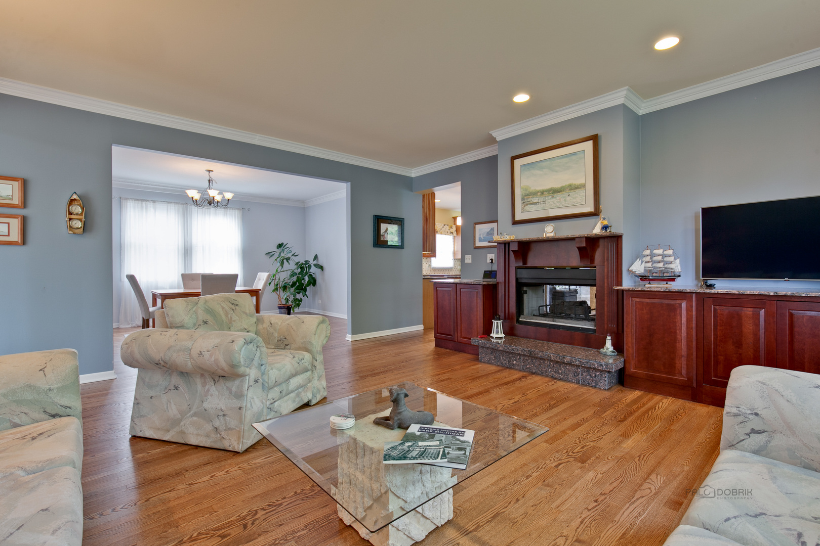 211 Washington Road Lake Forest, IL 60045 - Photo 16 of 26 a living room with furniture and a flat screen tv