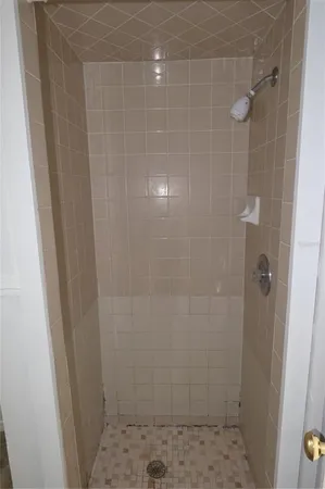 $1,250 | 6905 3rd Street North, St. Petersburg, FL 33702