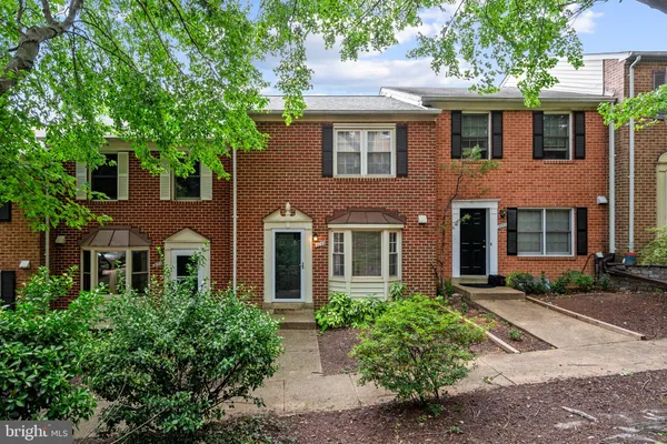 $3,500 | 2035 South Glebe Road, Arlington, VA 22206
