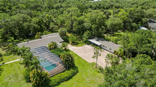 $999,999 | 18220 Elmwood Drive, Alva, FL 33920