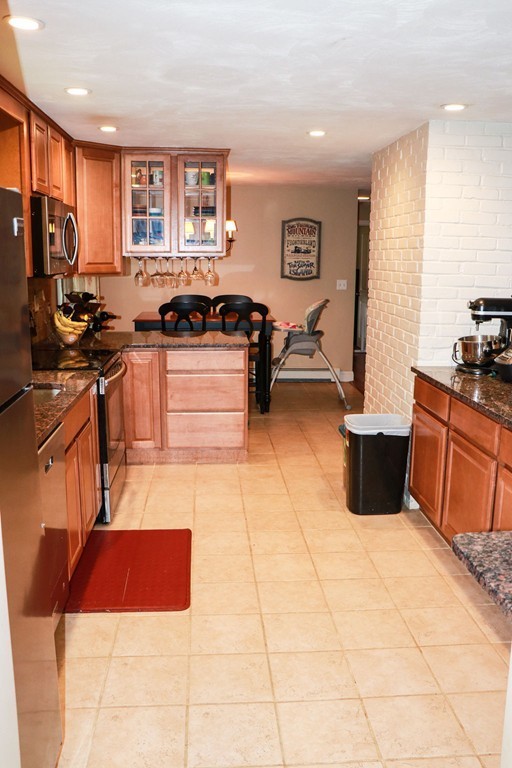 68 Loud Road Holbrook, MA 02343 - Photo 4 of 21 Gallery Image 4