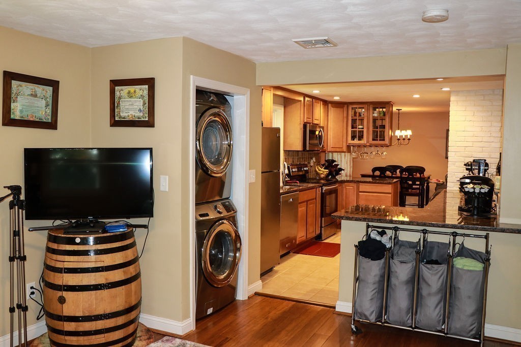 68 Loud Road Holbrook, MA 02343 - Photo 9 of 21 Gallery Image 9