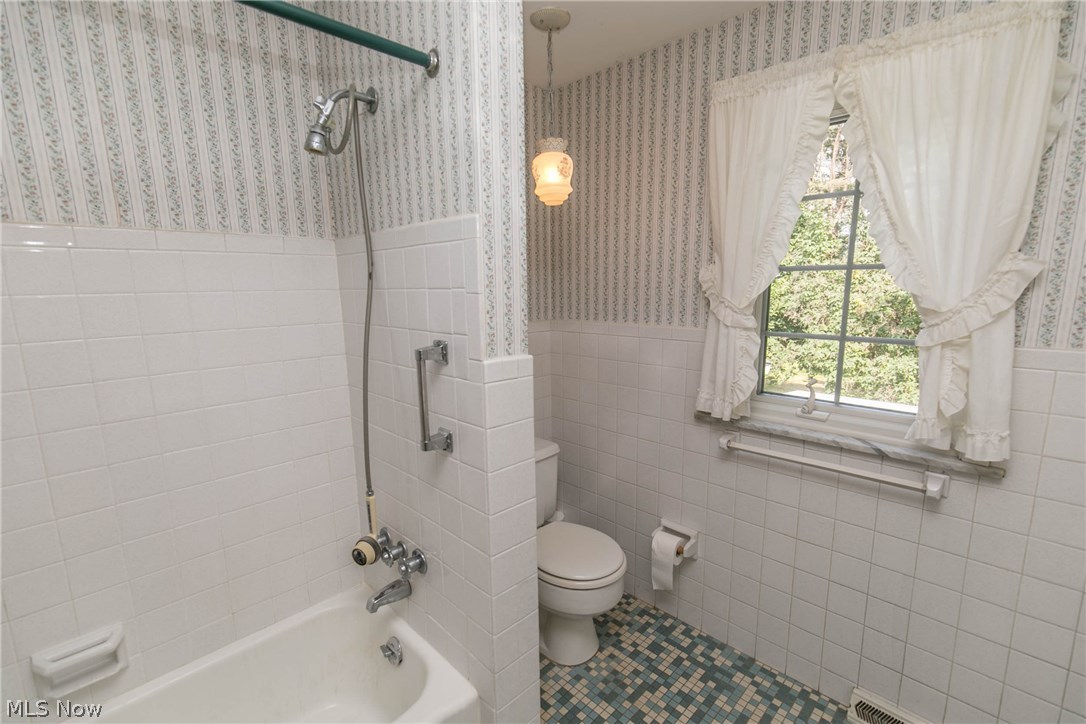 6165 Hemingway Road Cleveland, OH 44143 - Photo 22 of 31 Gallery Image 22