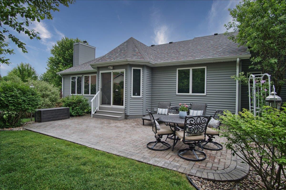 2308 Dynes Way Sun Prairie, WI 53590 - Photo 10 of 69