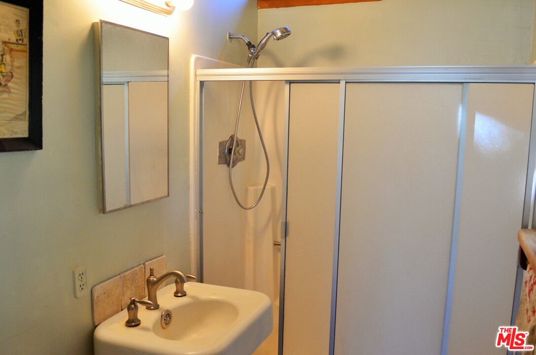 1021 Alta Vista Road Simi Valley, CA 93063 - Photo 12 of 15