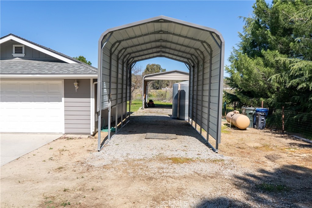 6446 Windmill Place Paso Robles, CA 93446 - Photo 32 of 44 a view of entrance gate of the house