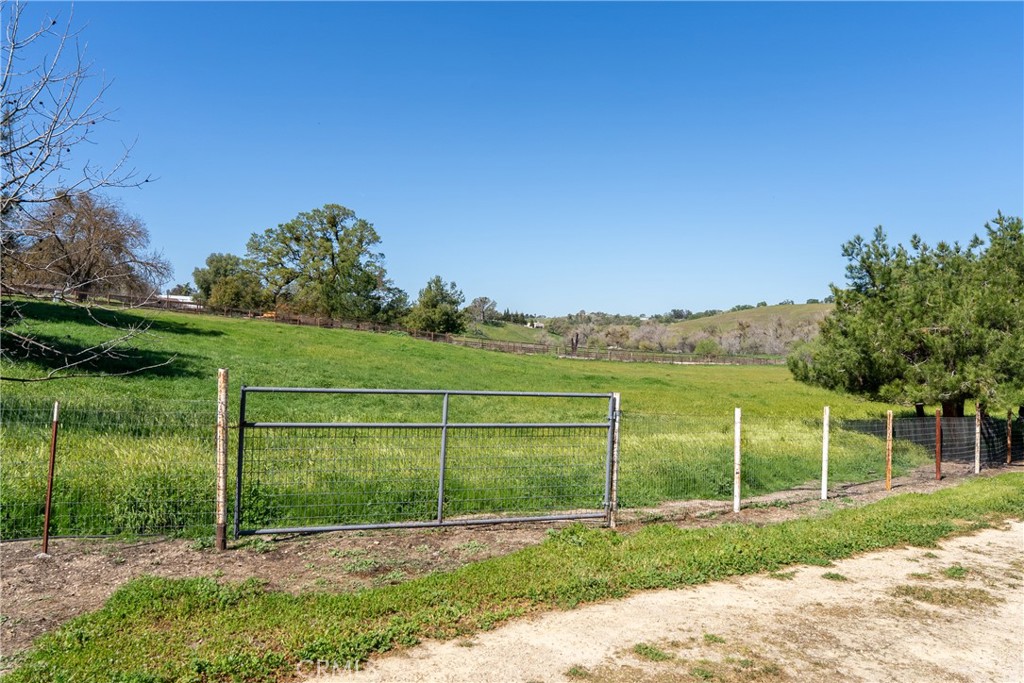 6446 Windmill Place Paso Robles, CA 93446 - Photo 37 of 44 a view of a park