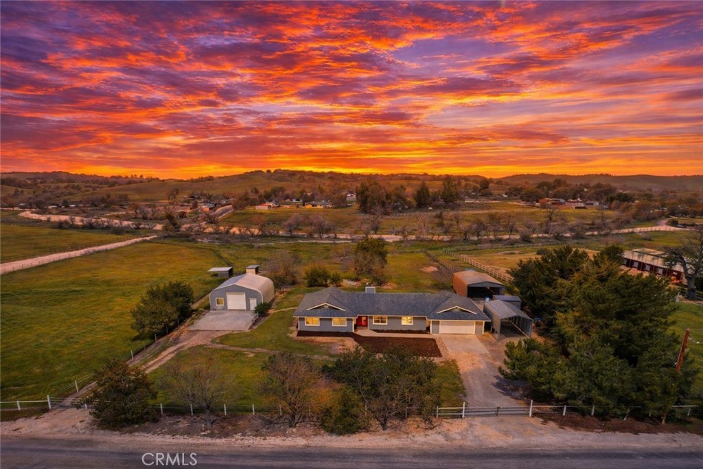 6446 Windmill Place Paso Robles, CA 93446 - Photo 44 of 44 a view of a lake with houses