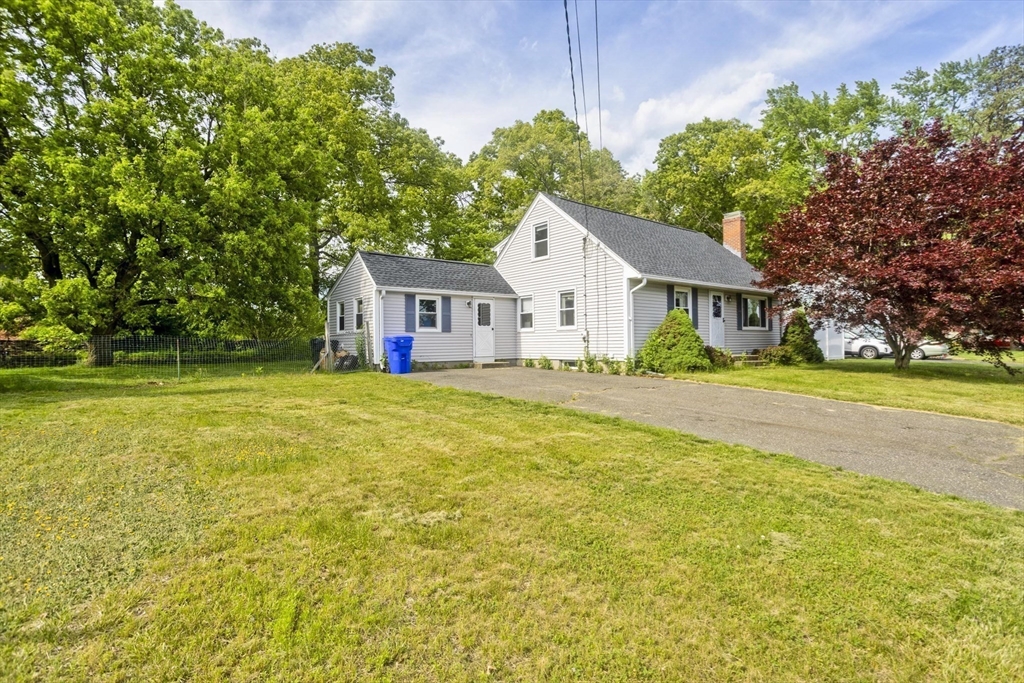 93 Moss Road Springfield, MA 01119 - Photo 1 of 40