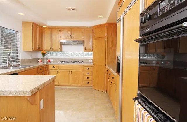 $2,800 | 2830 Via Stella Street, Henderson, NV 89074