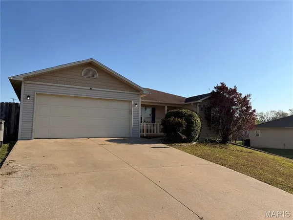 $295,000 | 111 Silver Hawk Lane, Cape Girardeau, MO 63701