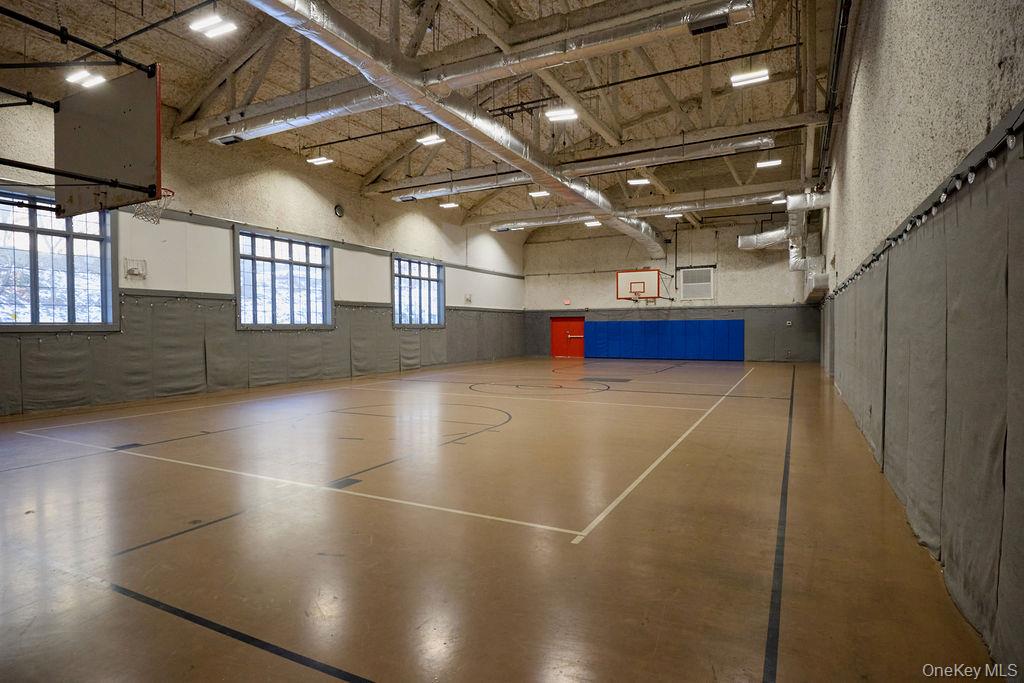 1 Huntington Circle Peekskill, NY 10566 - Photo 27 of 37 Basketball Court