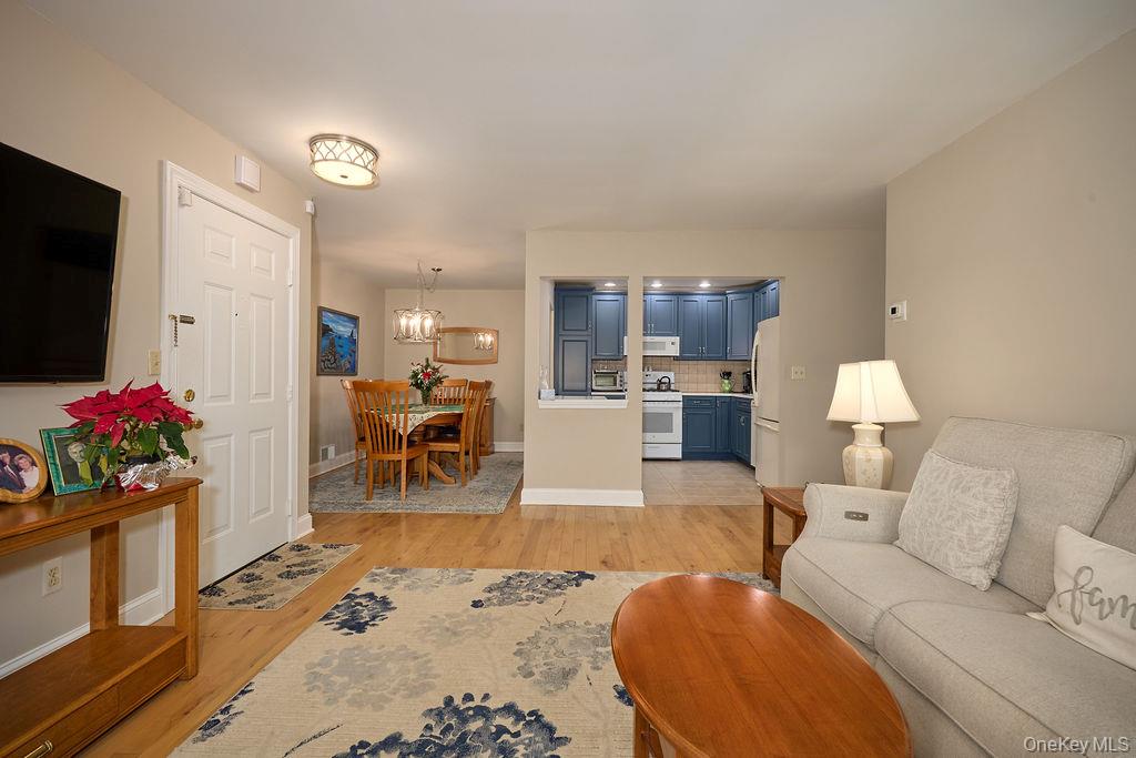 1 Huntington Circle Peekskill, NY 10566 - Photo 4 of 37