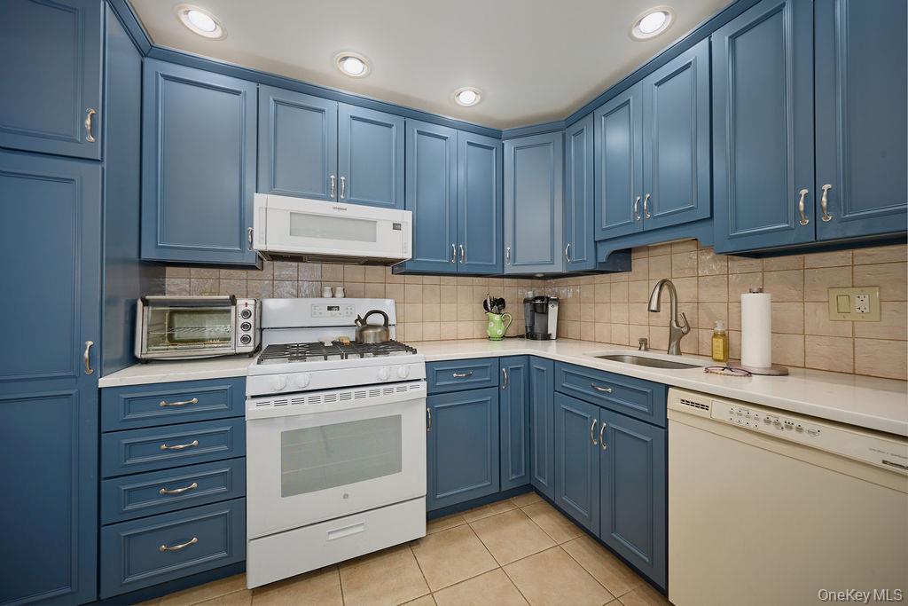 1 Huntington Circle Peekskill, NY 10566 - Photo 6 of 37