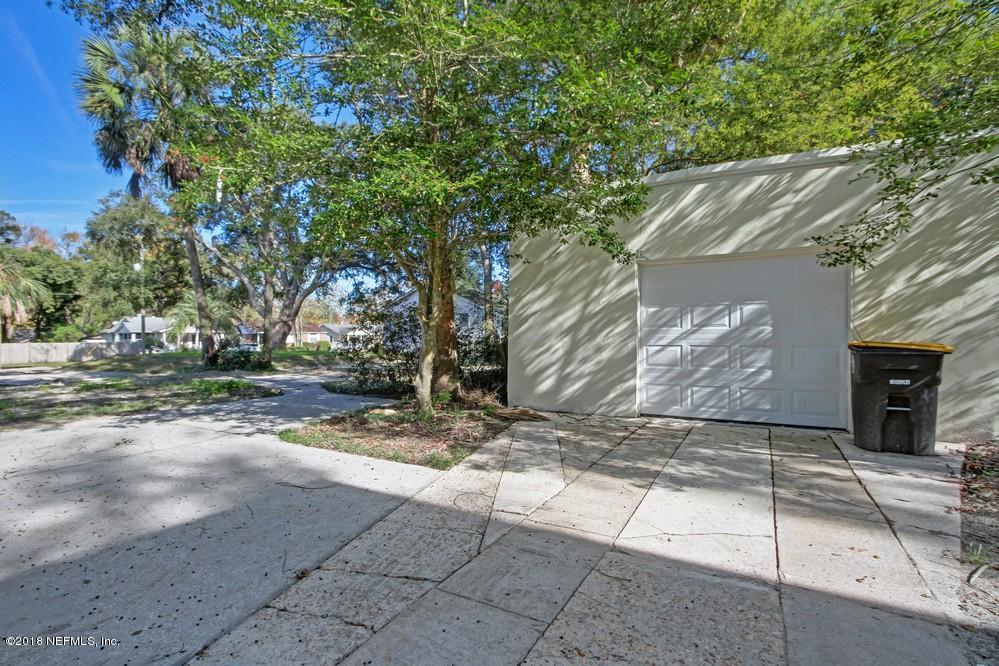 2241 Bayview Road Jacksonville, FL 32210 - Photo 52 of 55 a view of a house with a tree