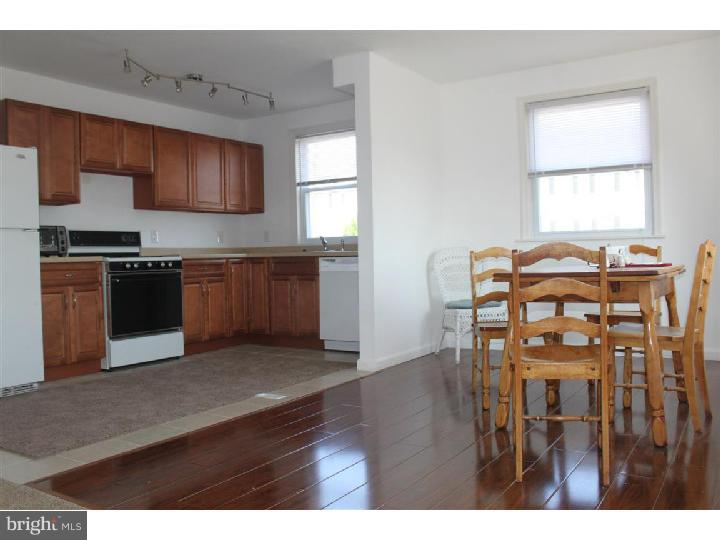 1120 Morefield Road Philadelphia, PA 19115 - Photo 4 of 21 Kitchen