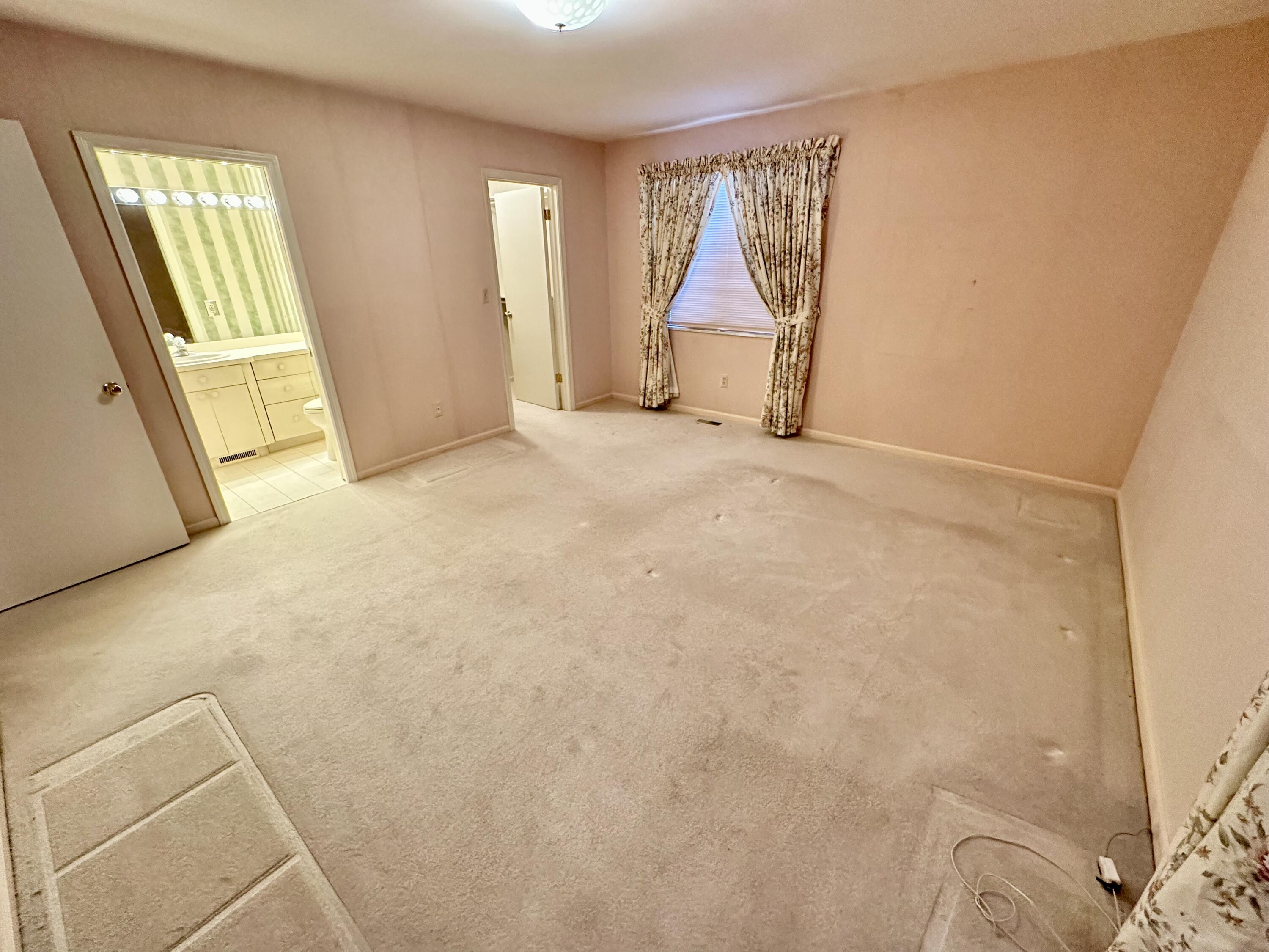 36744 Vargo Livonia, MI 48152 - Photo 14 of 37 IMG_7979