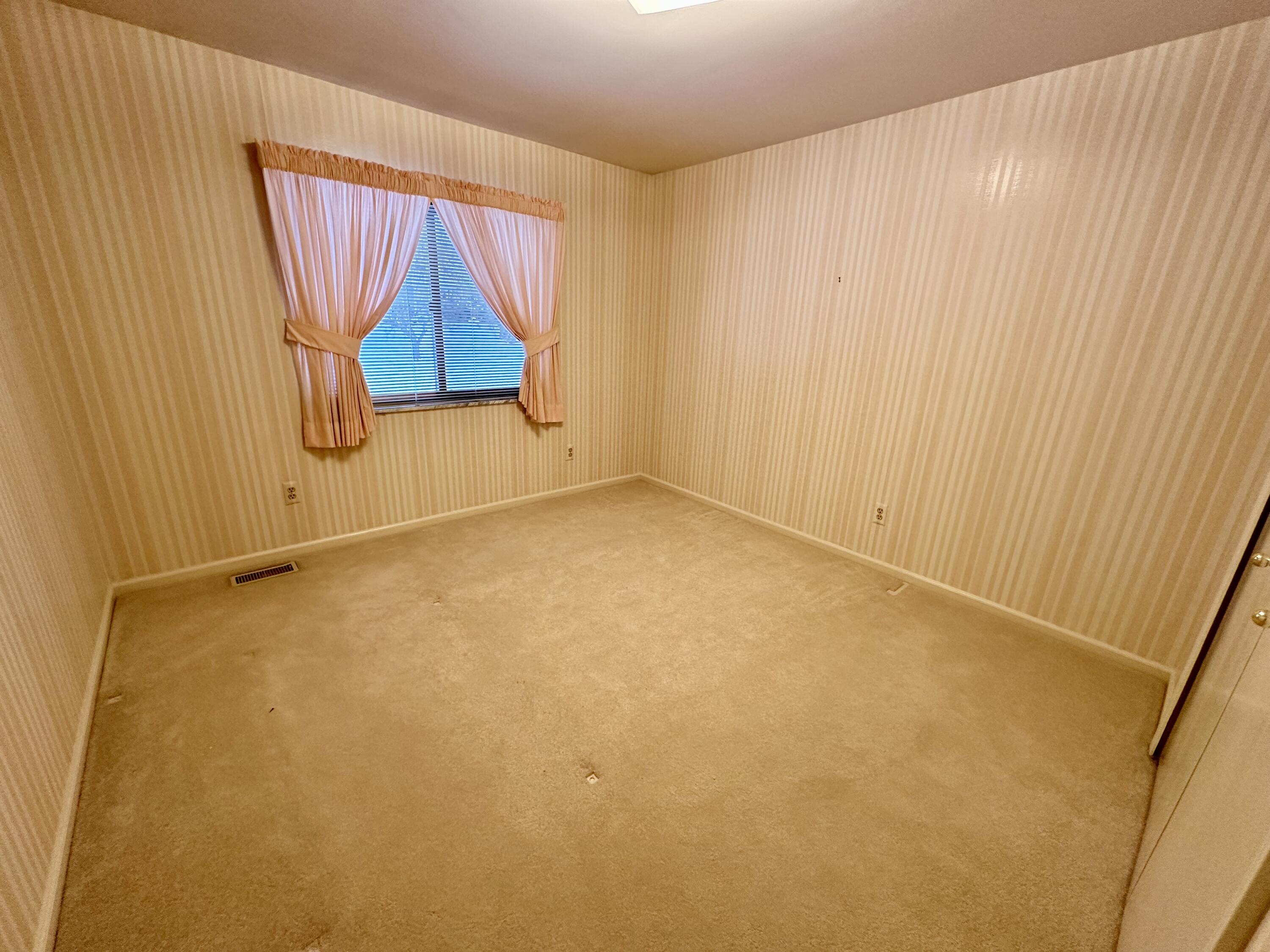 36744 Vargo Livonia, MI 48152 - Photo 20 of 37 IMG_7985