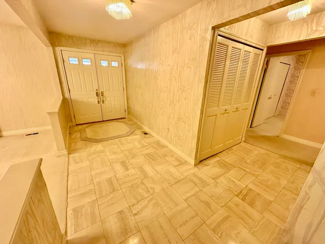 $509,900 | 36744 Vargo, Livonia, MI 48152