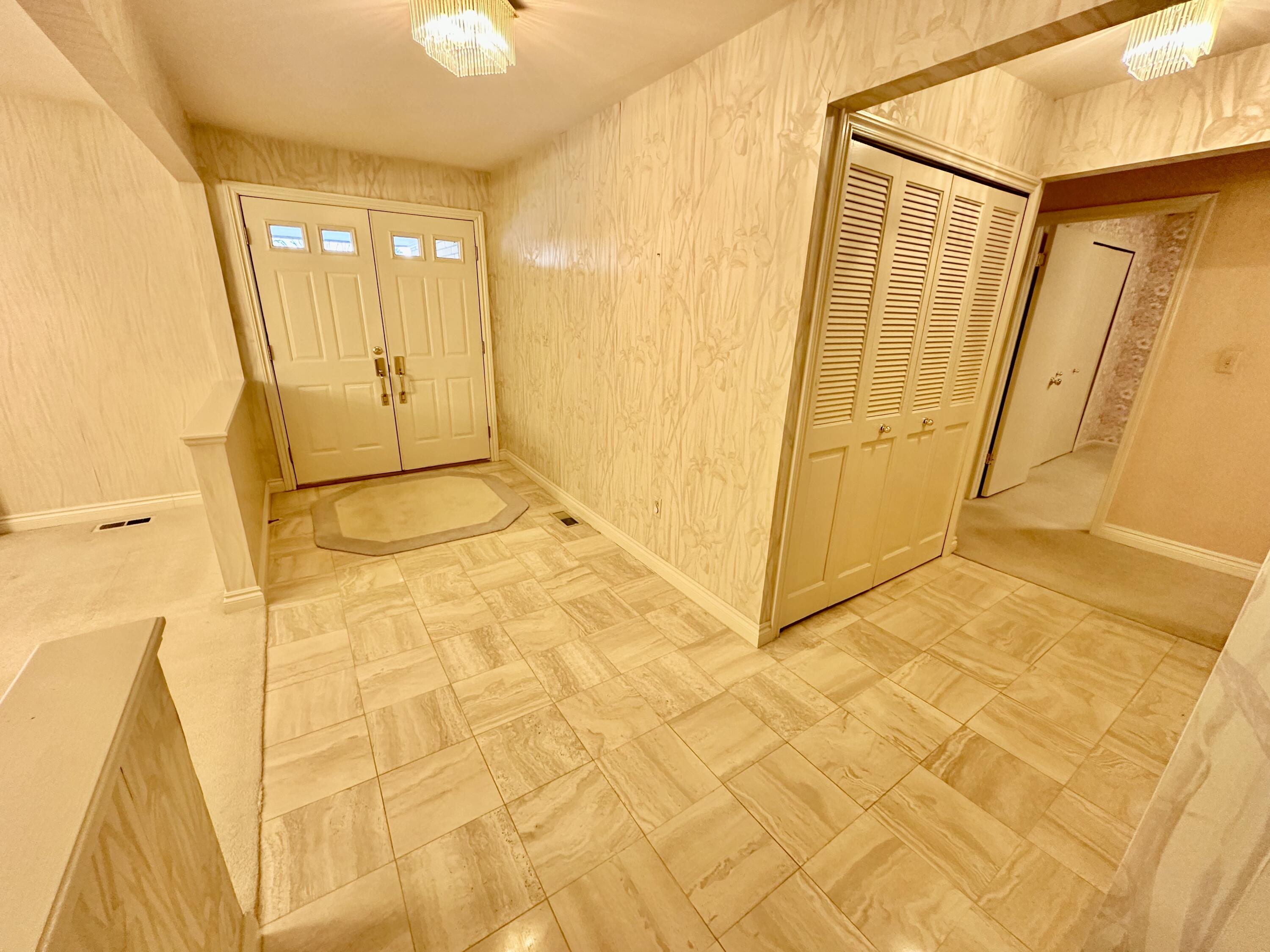 36744 Vargo Livonia, MI 48152 - Photo 2 of 37 IMG_7964