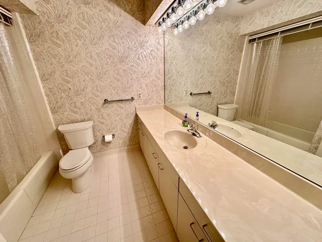 $509,900 | 36744 Vargo, Livonia, MI 48152