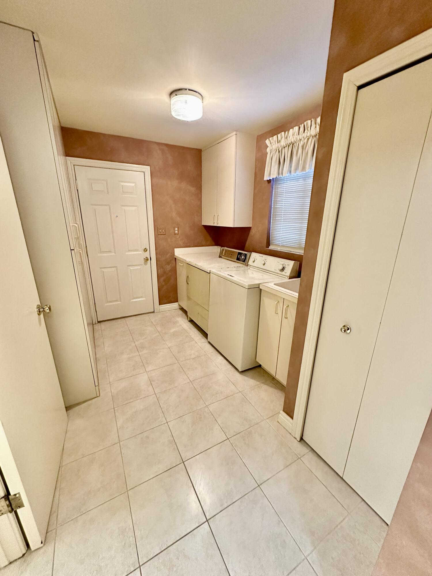 36744 Vargo Livonia, MI 48152 - Photo 23 of 37 IMG_7971