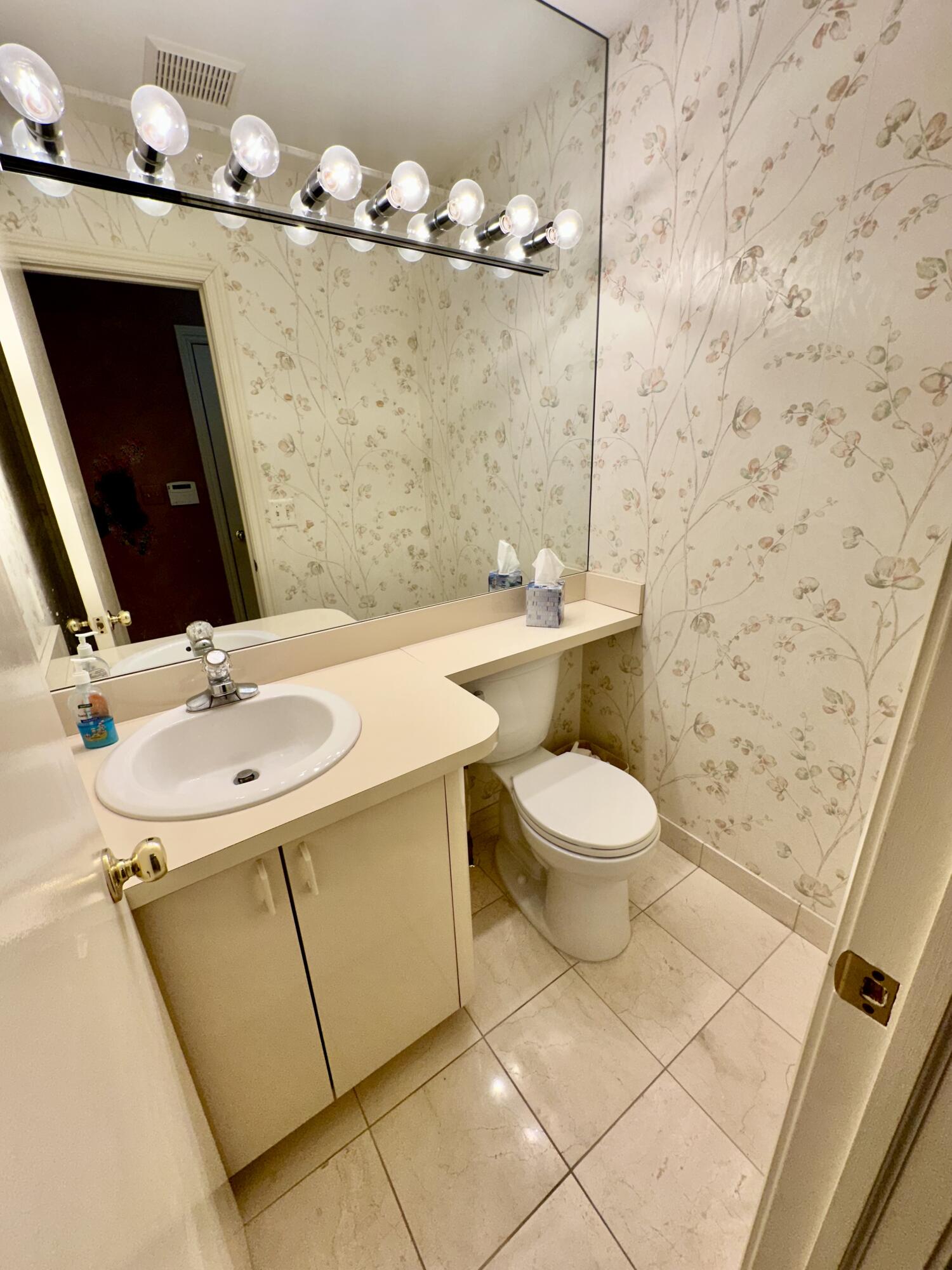 36744 Vargo Livonia, MI 48152 - Photo 24 of 37 IMG_7972