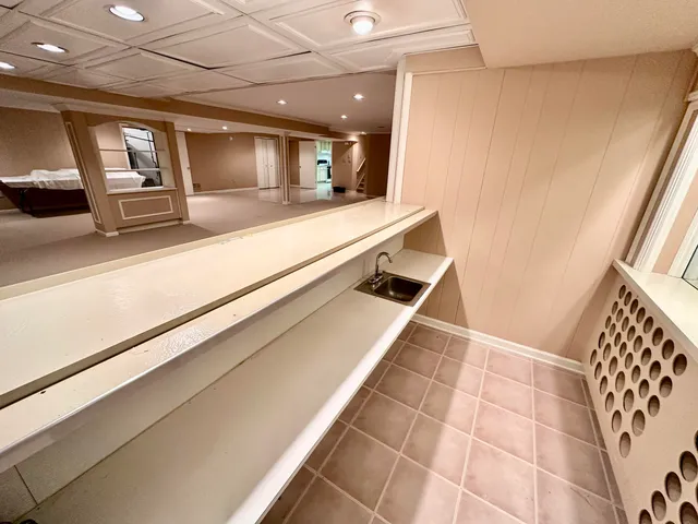 $509,900 | 36744 Vargo, Livonia, MI 48152