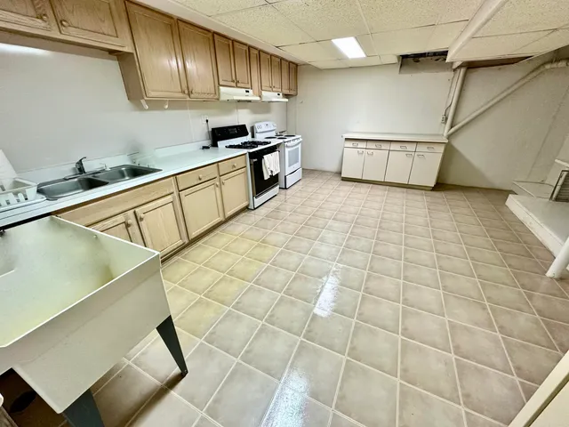 $509,900 | 36744 Vargo, Livonia, MI 48152