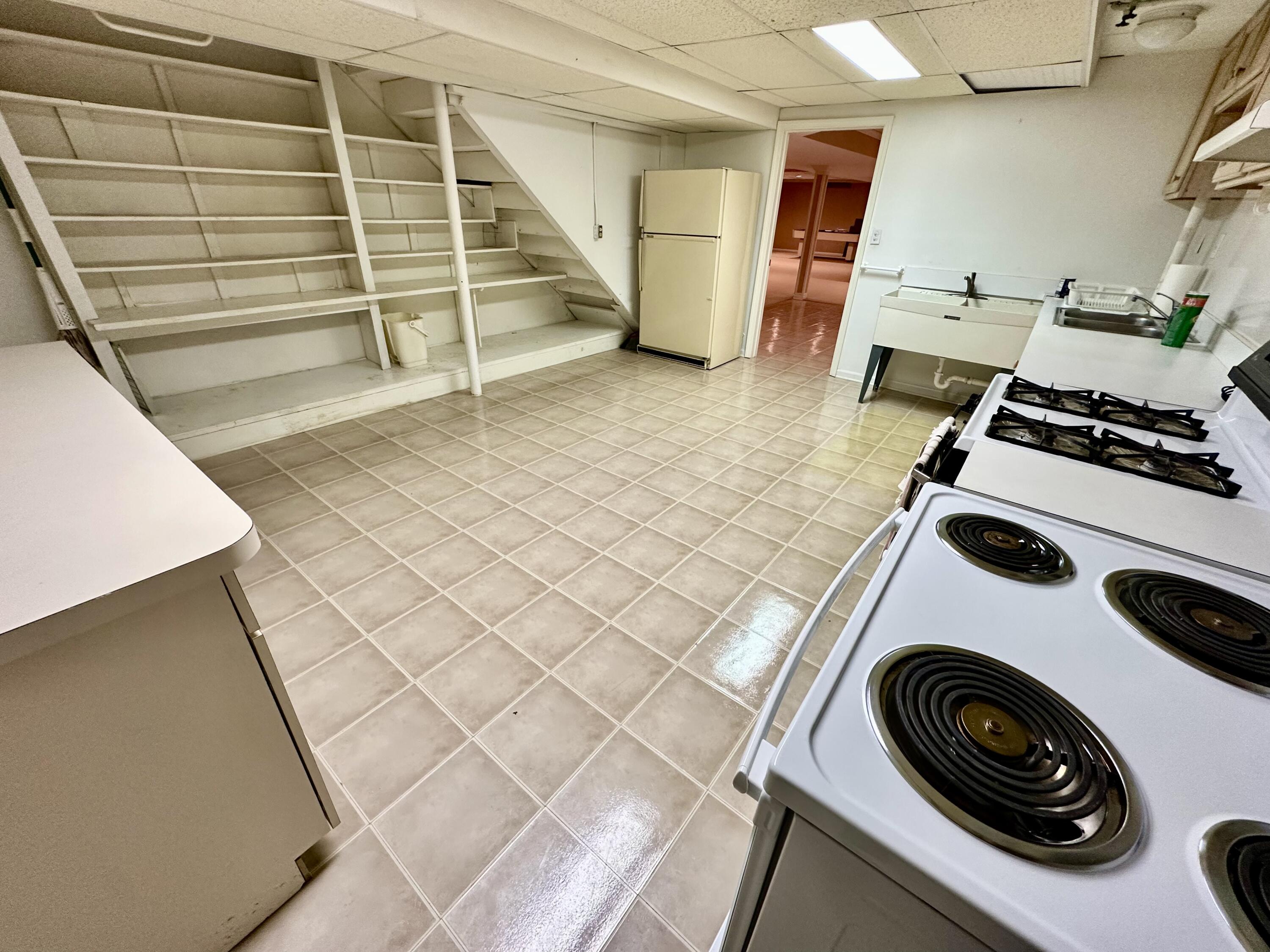 36744 Vargo Livonia, MI 48152 - Photo 31 of 37 IMG_7989