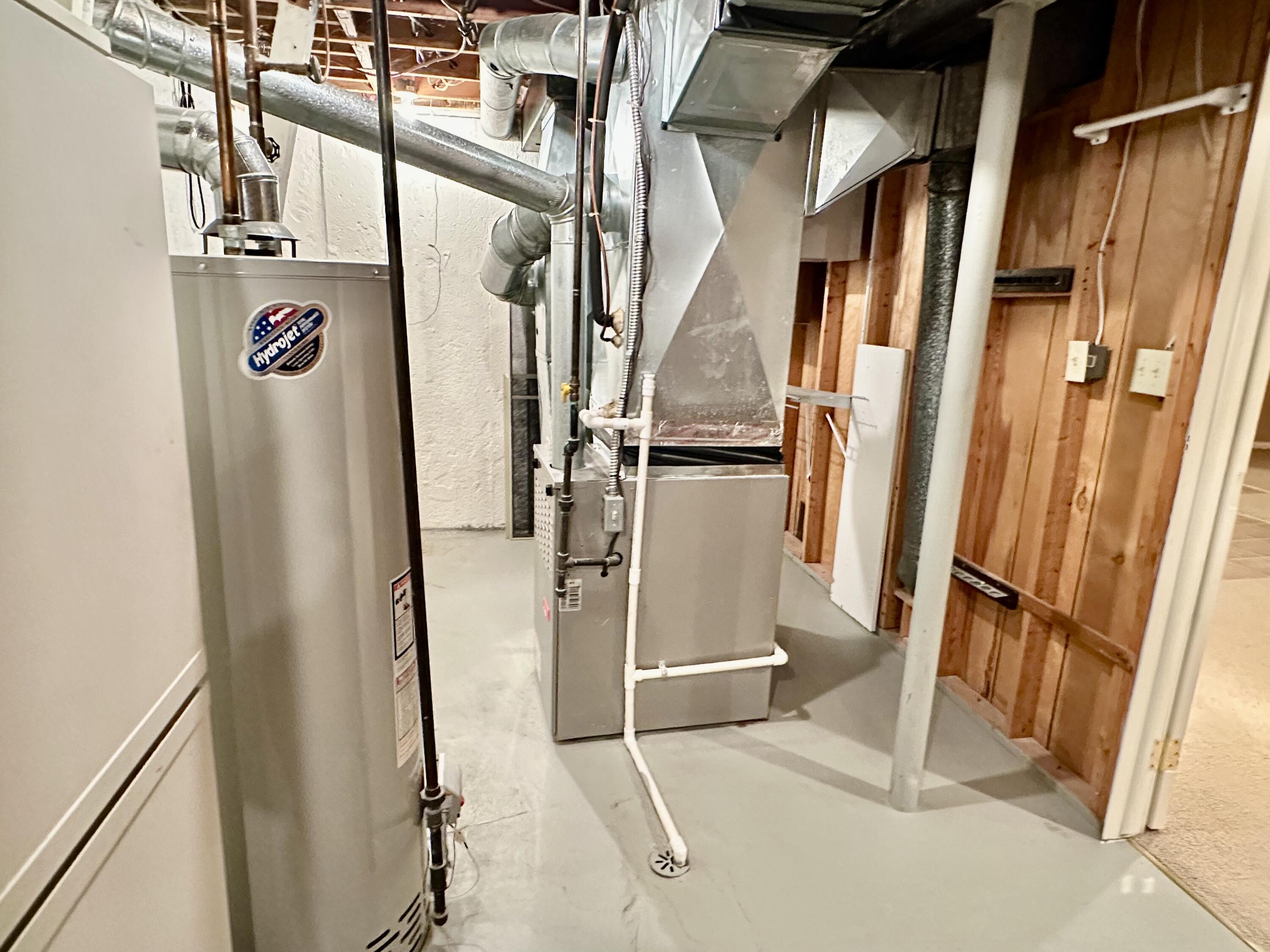 36744 Vargo Livonia, MI 48152 - Photo 33 of 37 IMG_7997