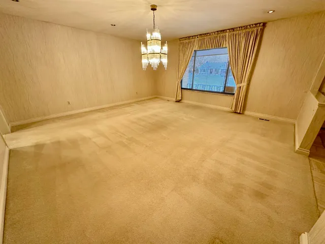 $509,900 | 36744 Vargo, Livonia, MI 48152