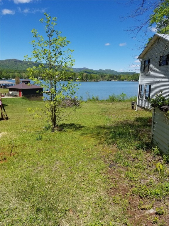 905 Point Place Tamassee, SC 29686 - Photo 2 of 7