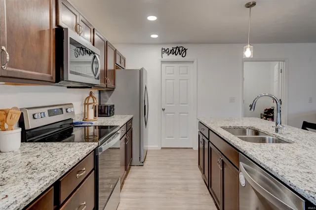 $299,500 | 15215 Shakespeare Drive, Evansville, IN 47725