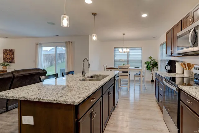 $299,500 | 15215 Shakespeare Drive, Evansville, IN 47725