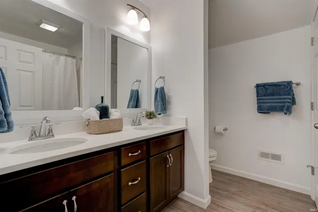 $299,500 | 15215 Shakespeare Drive, Evansville, IN 47725