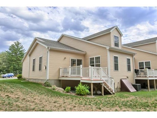 19 Winterberry Road, Unit 19 Pelham, NH 03076 - Photo 16 of 23 Gallery Image 16