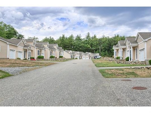 19 Winterberry Road, Unit 19 Pelham, NH 03076 - Photo 22 of 23 Gallery Image 22