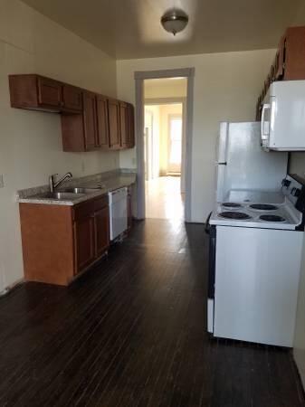 1303 North Milwaukee Street Milwaukee, WI 53202 - Photo 5 of 8 Kitchen (2)