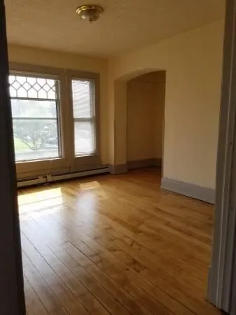 $2,400 | 1303 North Milwaukee Street, Milwaukee, WI 53202