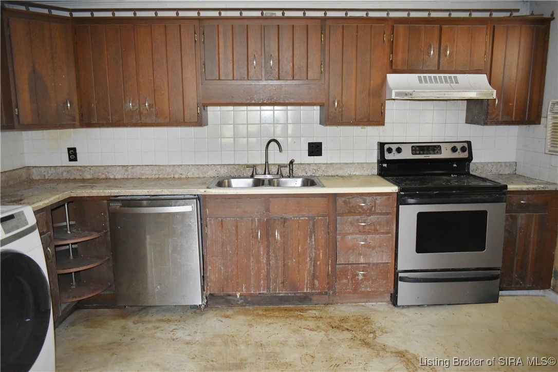 321 3rd Street Marengo, IN 47140 - Photo 8 of 12