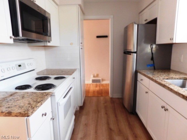 584 Eastland Road Berea, OH 44017 - Photo 12 of 33