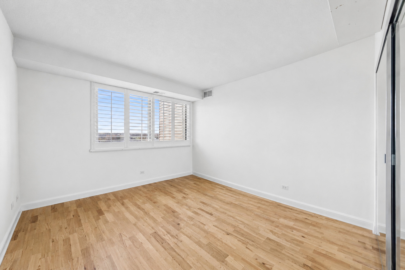 2 South Atrium Way, Unit 603 Elmhurst, IL 60126 - Photo 9 of 15