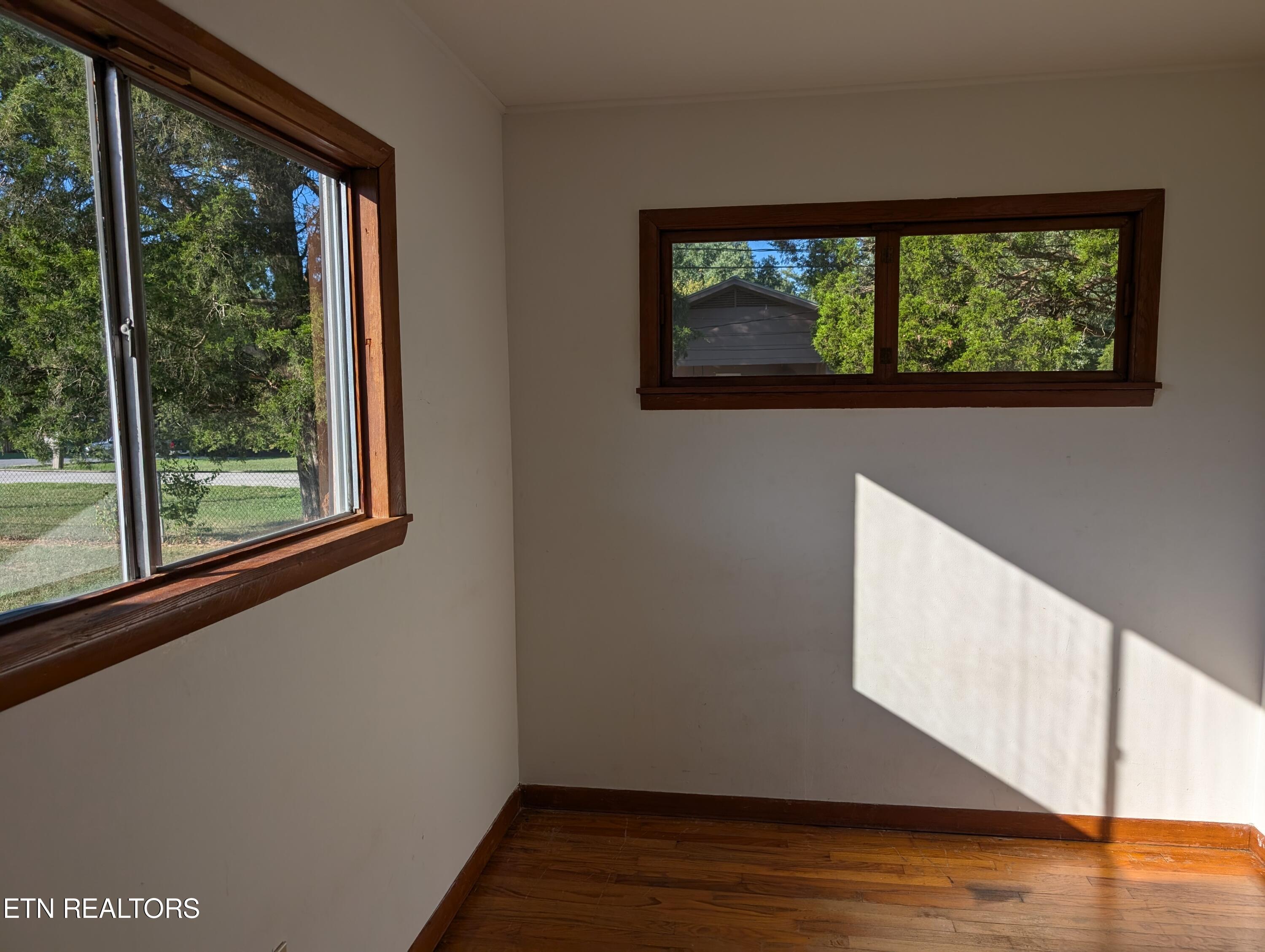 358 Walnut Street Spring City, TN 37381 - Photo 7 of 16 Front Bedroom