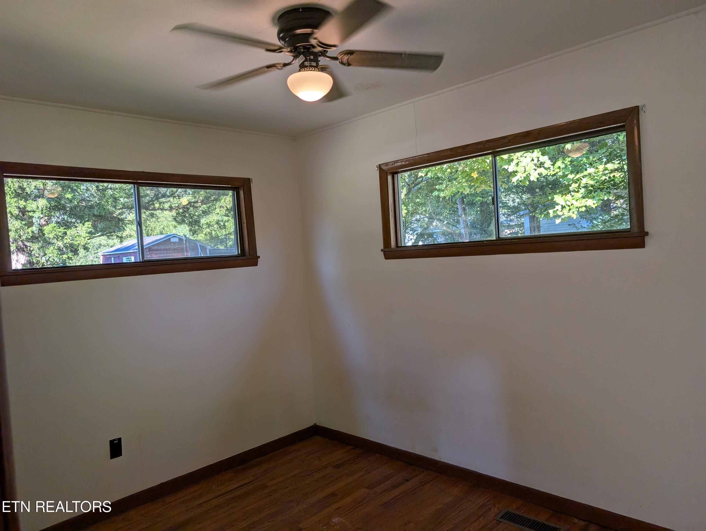 358 Walnut Street Spring City, TN 37381 - Photo 10 of 16 Back Bedroom