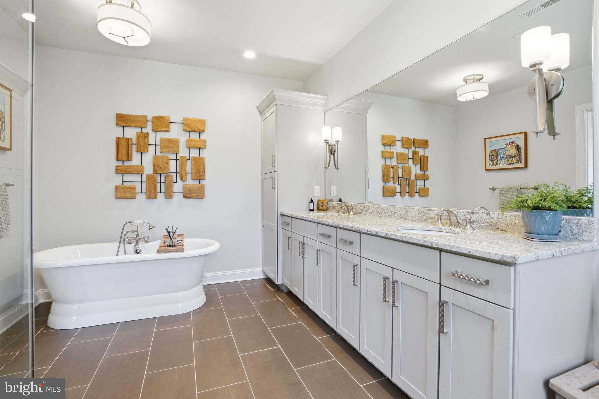 Lower State Road, Unit 106 Doylestown, PA 18901 - Photo 17 of 56 Primary bathroom with soaking tub
